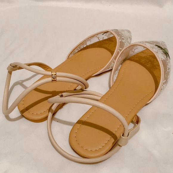 White Embroidered Flat - Picture 16 of 16